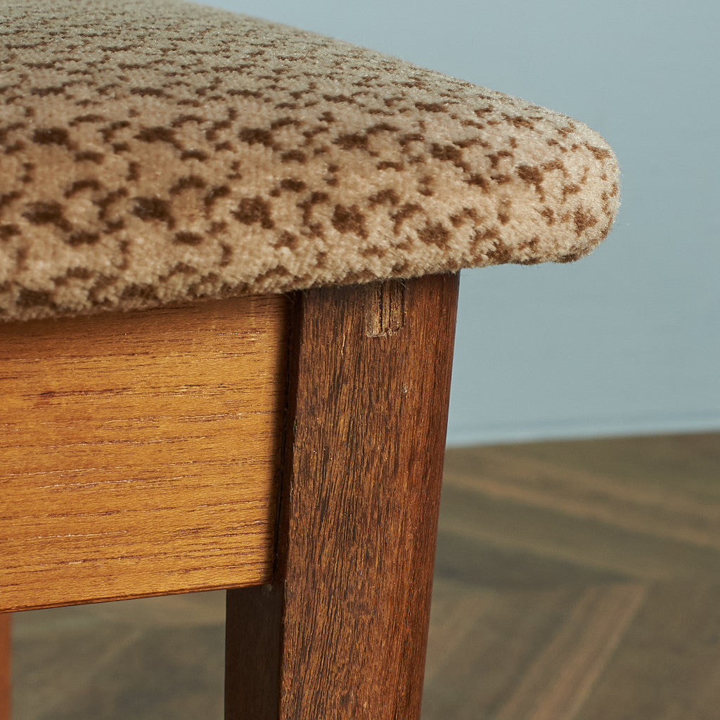 Fresco パッドバックダイニングチェア(Carver Chair 4566D)
