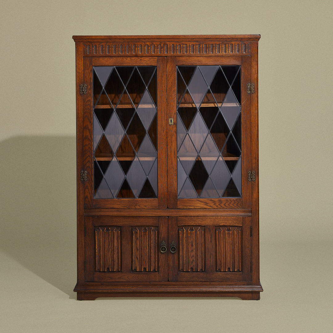 Bookcases and cupboards