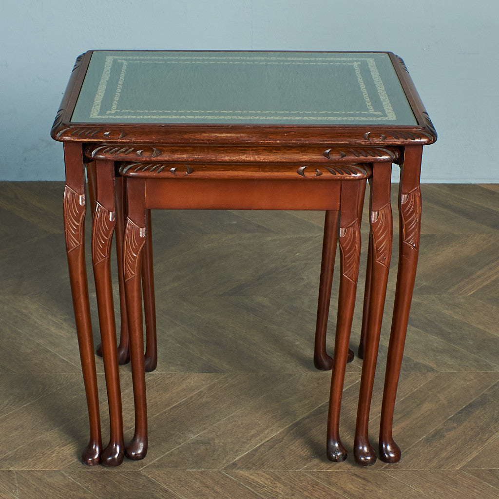 British classic glass top nesting table #78638