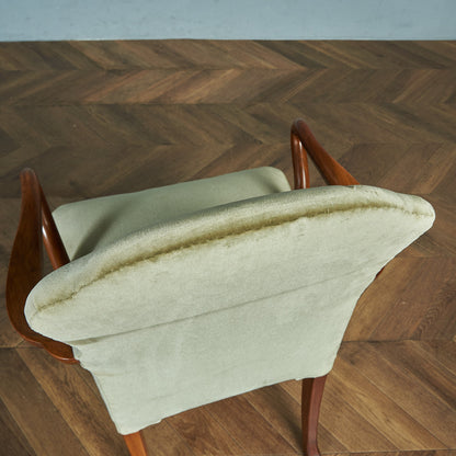 British Classic Armchair #81908