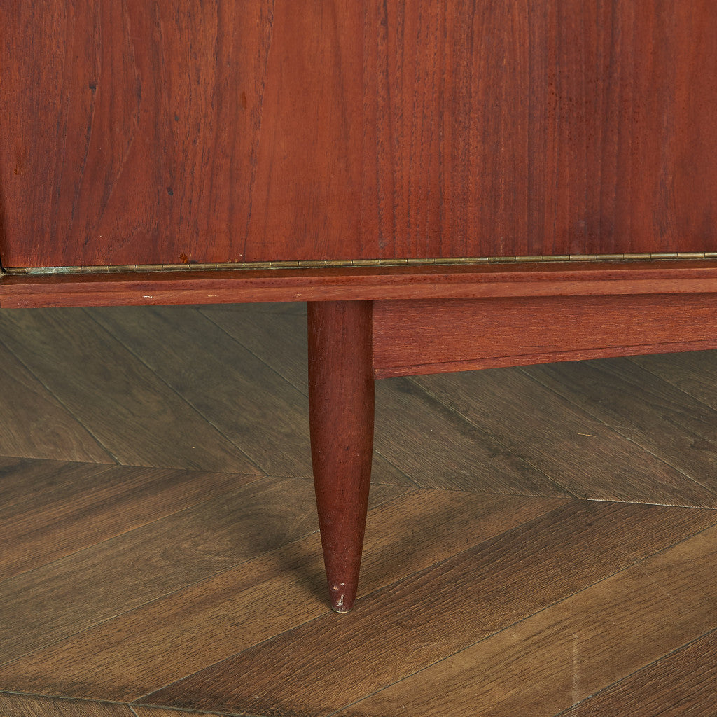White &amp; Newton Vintage Sideboard #80484
