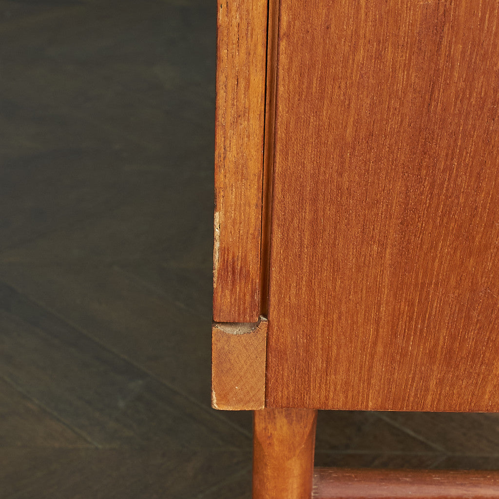 Elliotts Of Newbury Vintage Sideboard #77367
