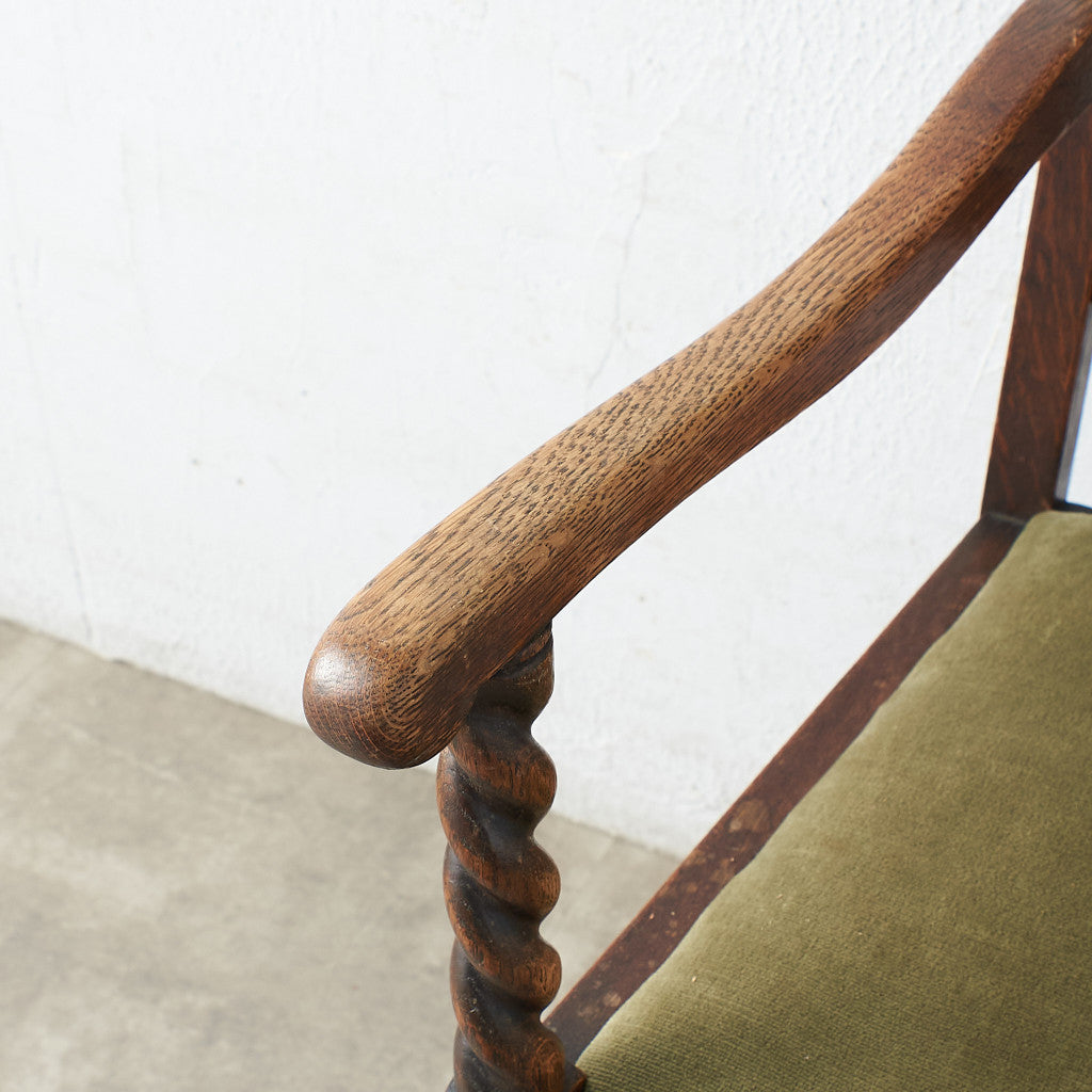 [67207] Antique British Jacobean style armchair