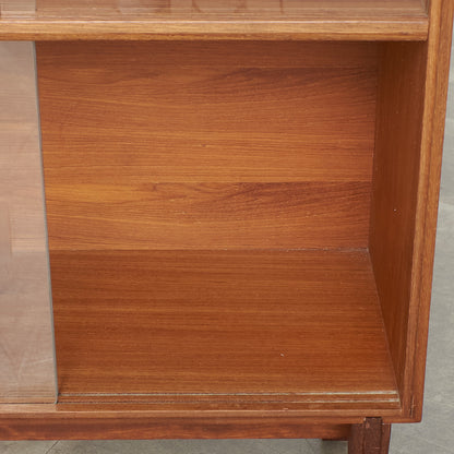 [67613] British vintage glass bookcase