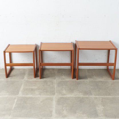 [67326] British vintage nesting table