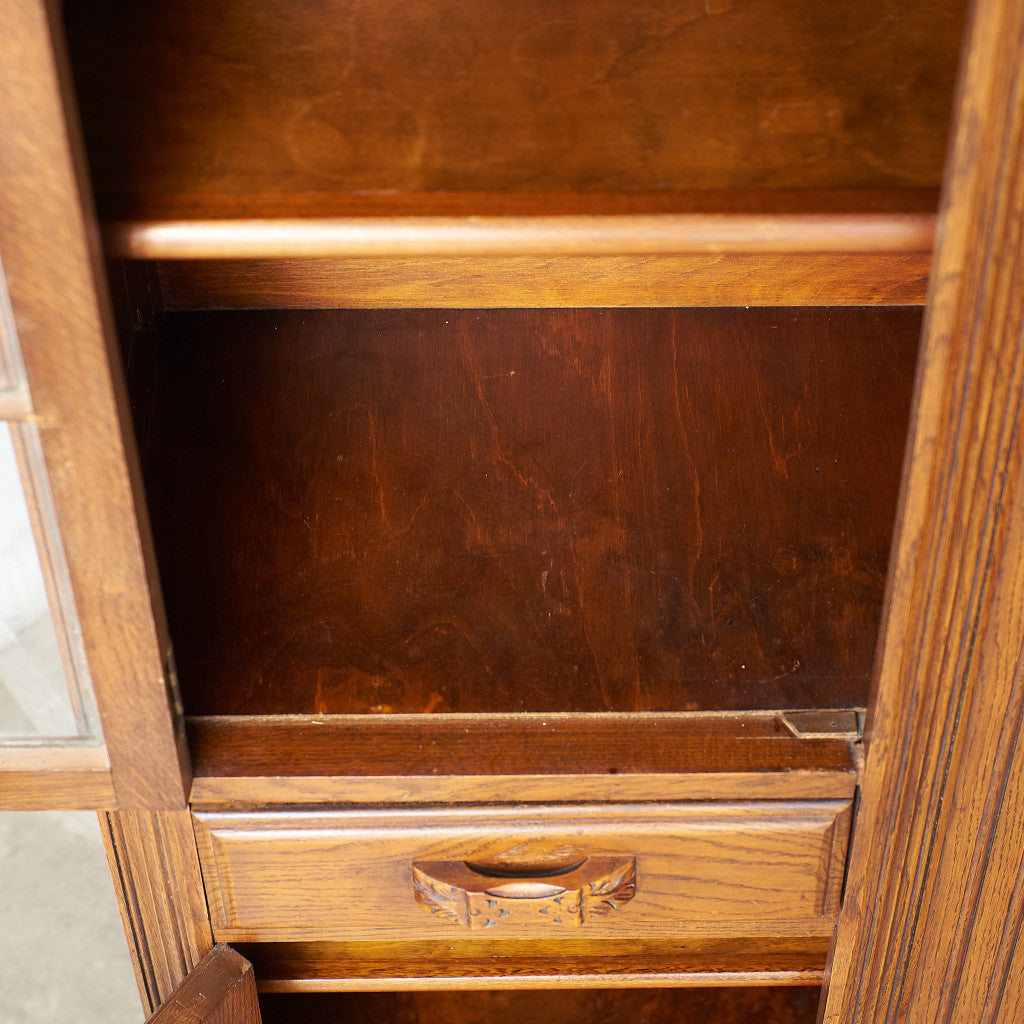 [67250] British classic Art Deco style bookcase