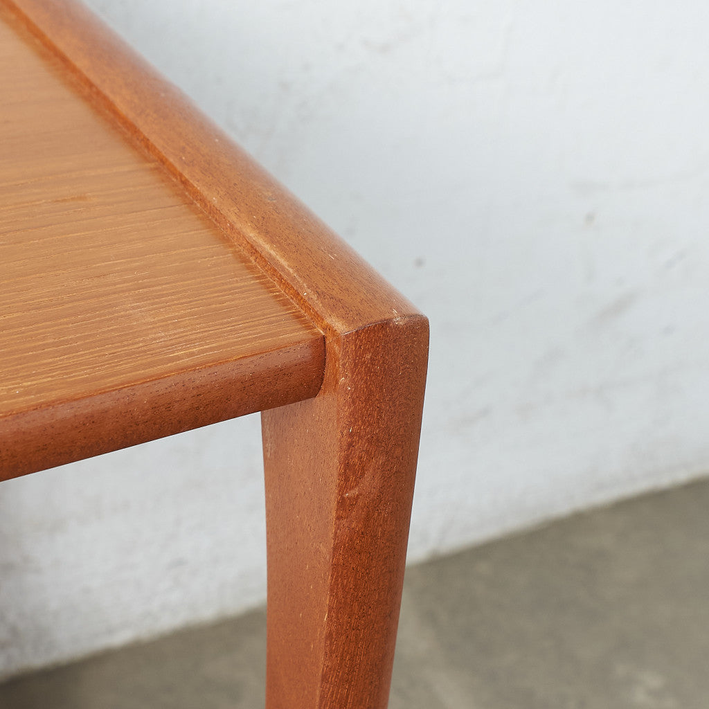 [67326] British vintage nesting table