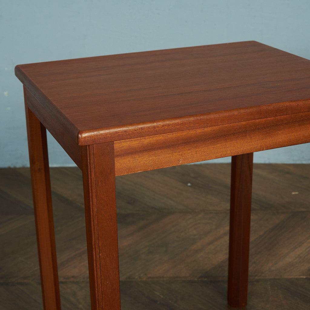 AHMcINTOSH Vintage Nesting Table #81712
