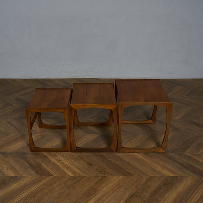 Quadrille ヴィンテージ ネストテーブル