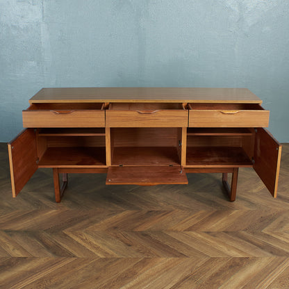 Europa furniture ヴィンテージ サイドボード