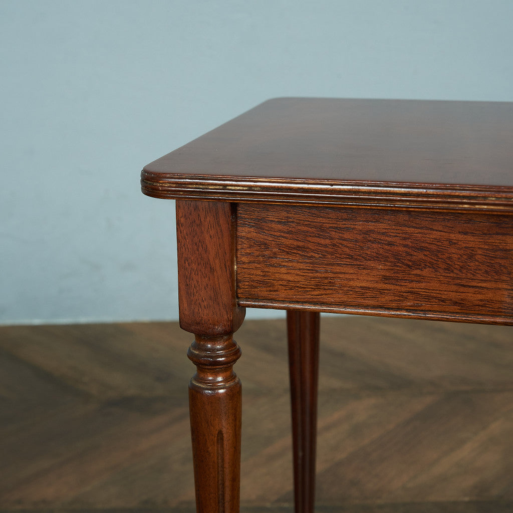 British Classic Nesting Table #74774