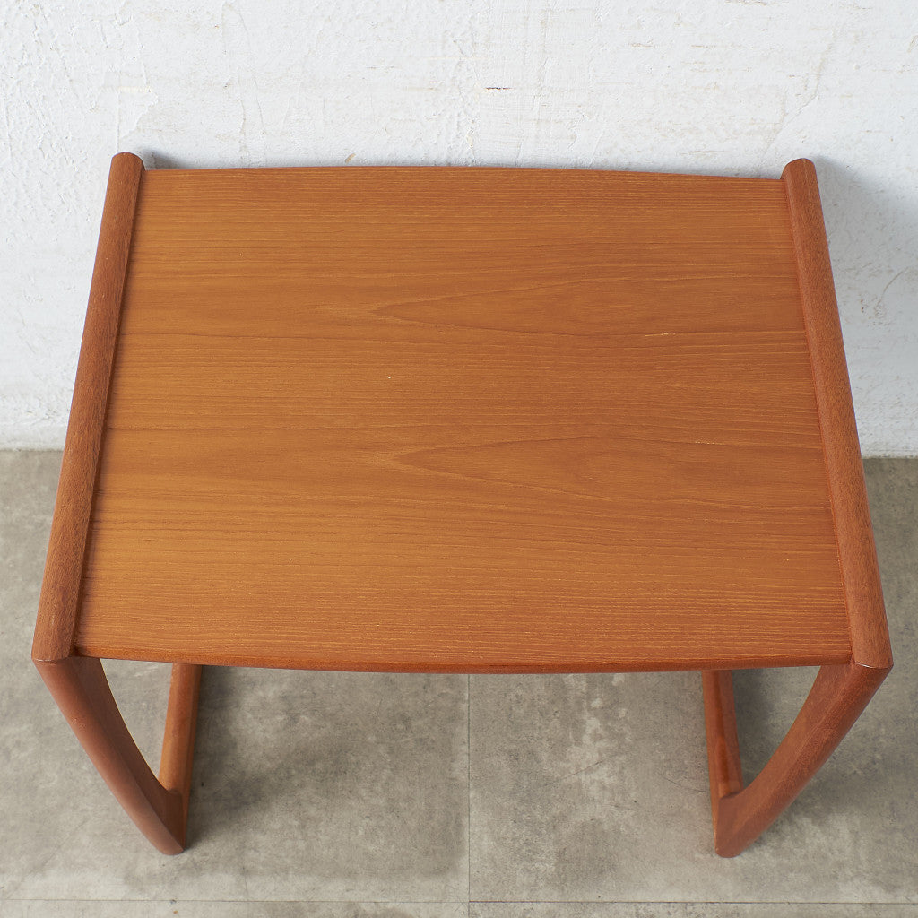 [67326] British vintage nesting table