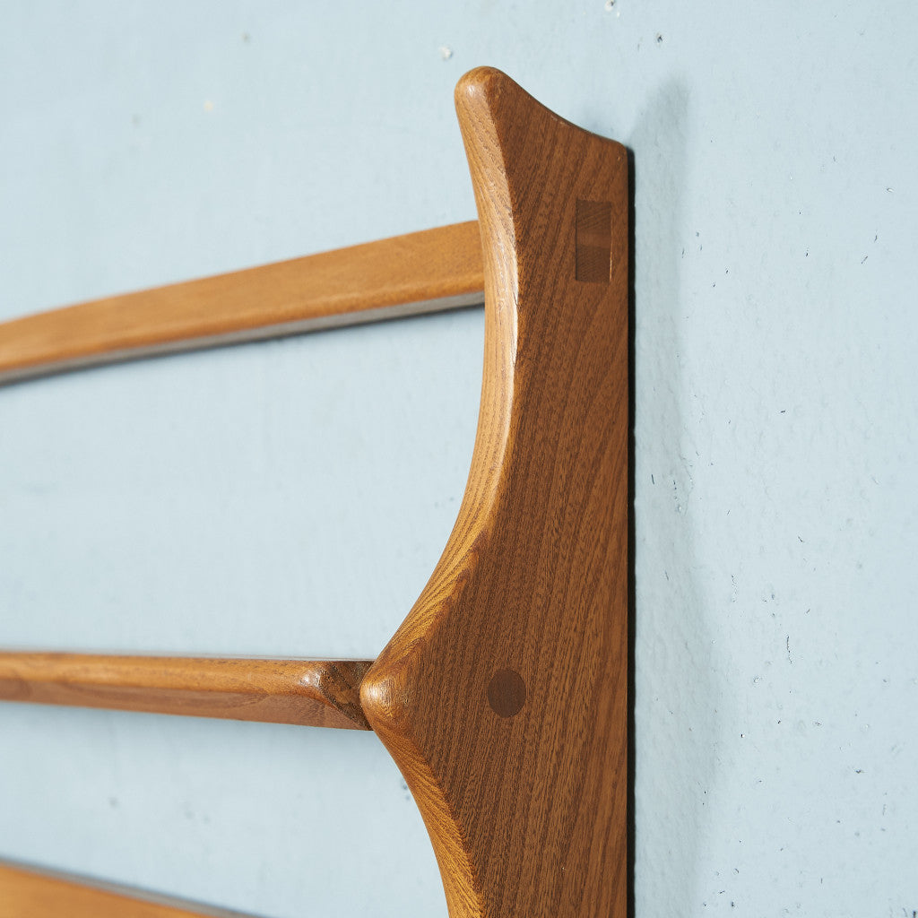 ヴィンテージ ウォールラック (Wall Mounted Plate Rack model 268)