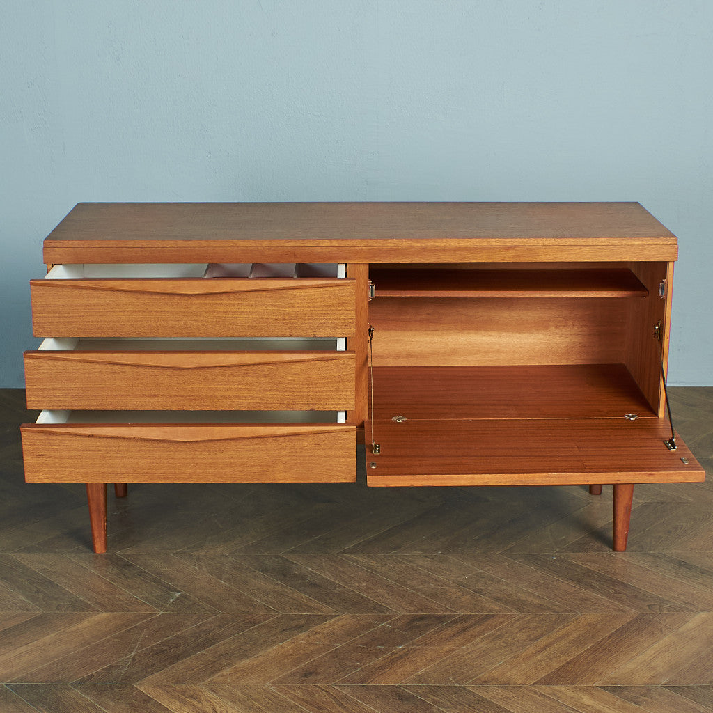 Elliotts Of Newbury Vintage Sideboard #77367