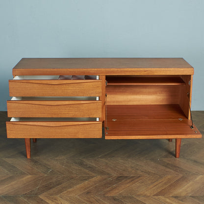 Elliotts Of Newbury Vintage Sideboard #77367