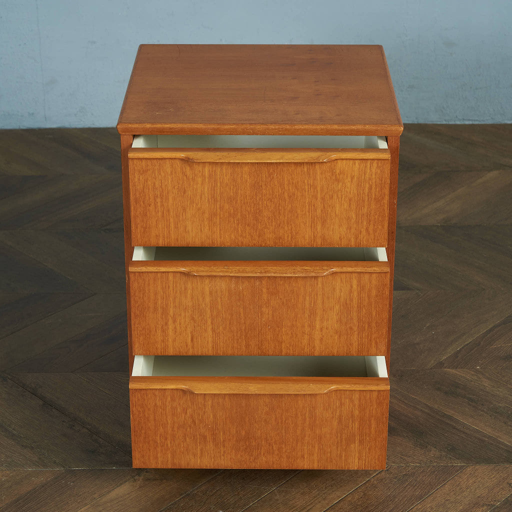 STEENS Vintage 3-Drawer Side Chest/Bedside Cabinet #83947