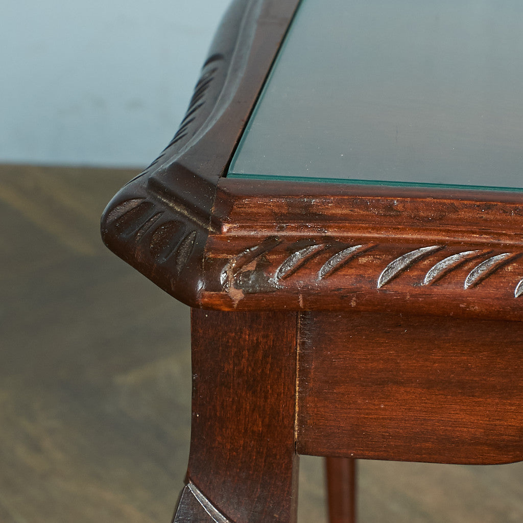 British classic glass top nesting table #78649