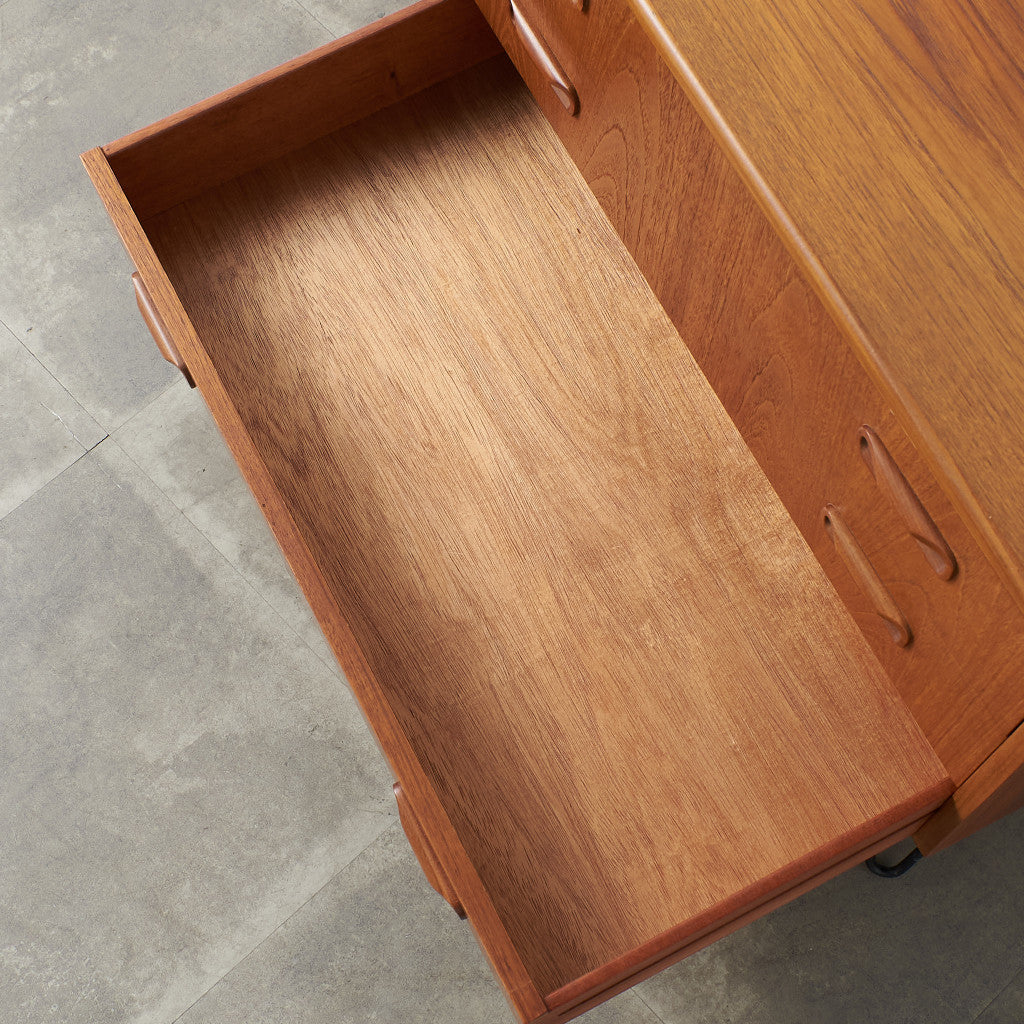 [65677][G-PLAN] Fresco 3-drawer chest/custom iron legs