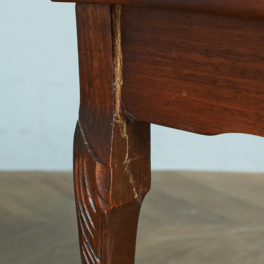 British classic glass top nesting table #78649