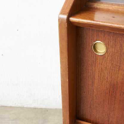 [67619] British vintage glass bookcase