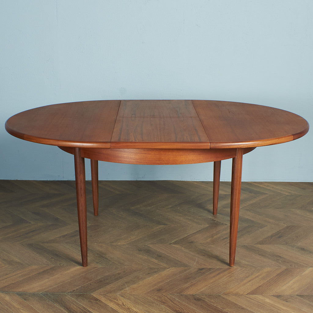 G-PLAN Extension Round Dining Table #74519