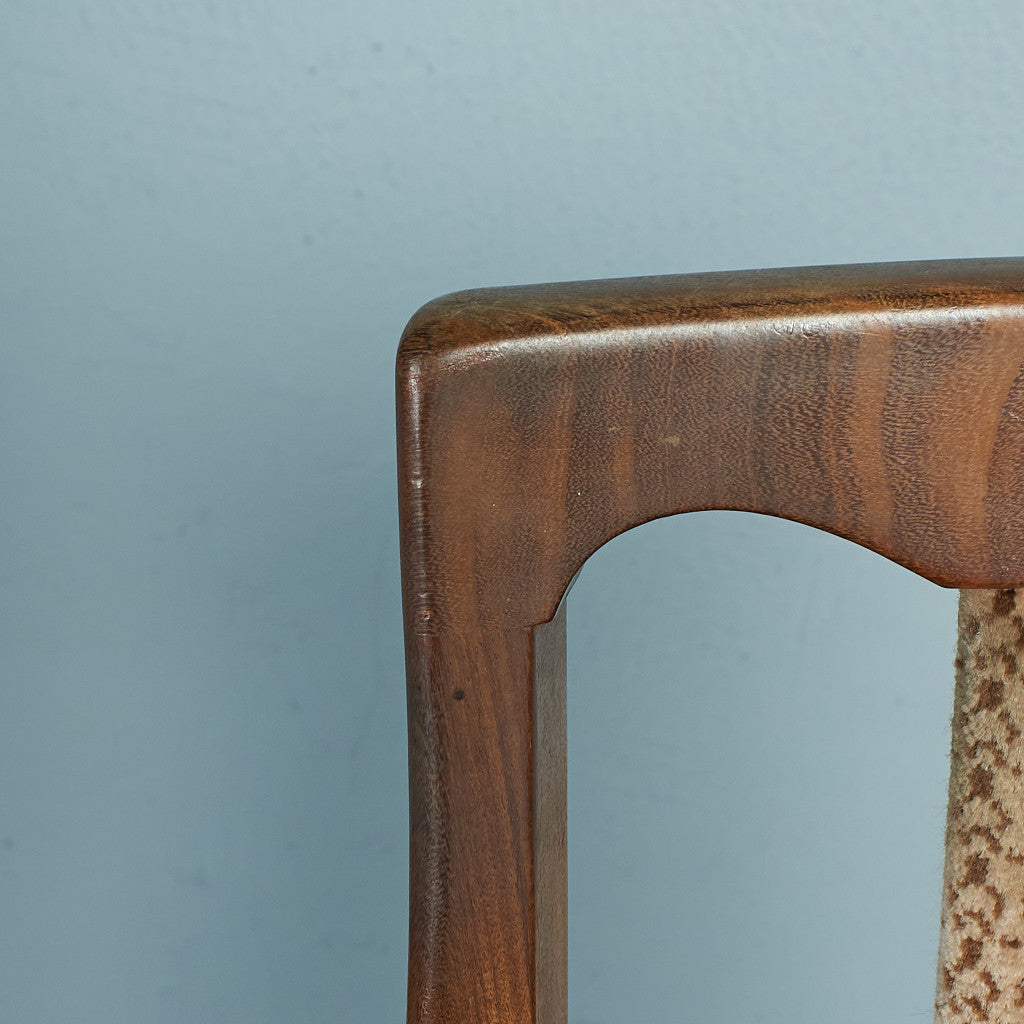 Fresco パッドバックダイニングチェア(Carver Chair 4566D)