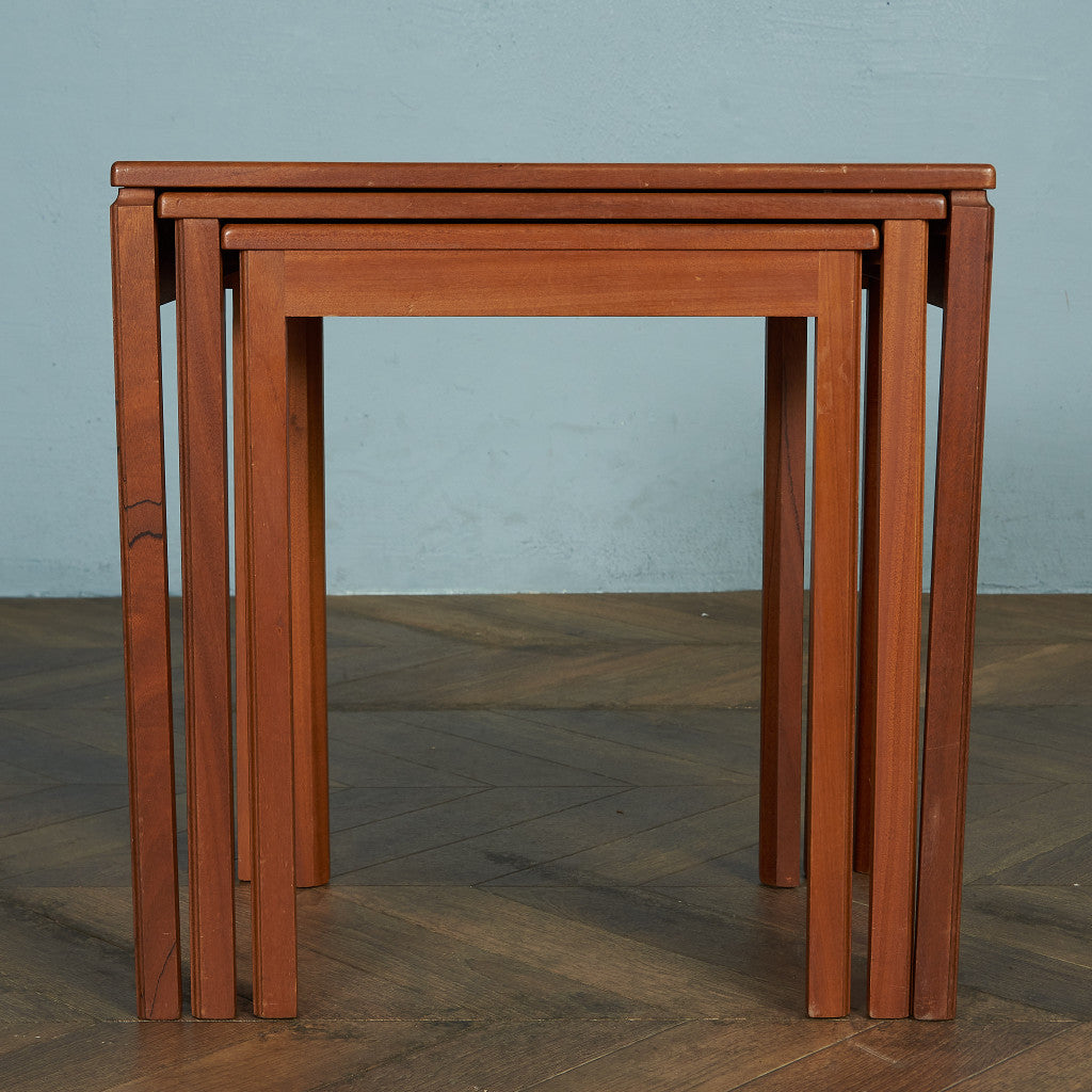 AHMcINTOSH Vintage Nesting Table #81712