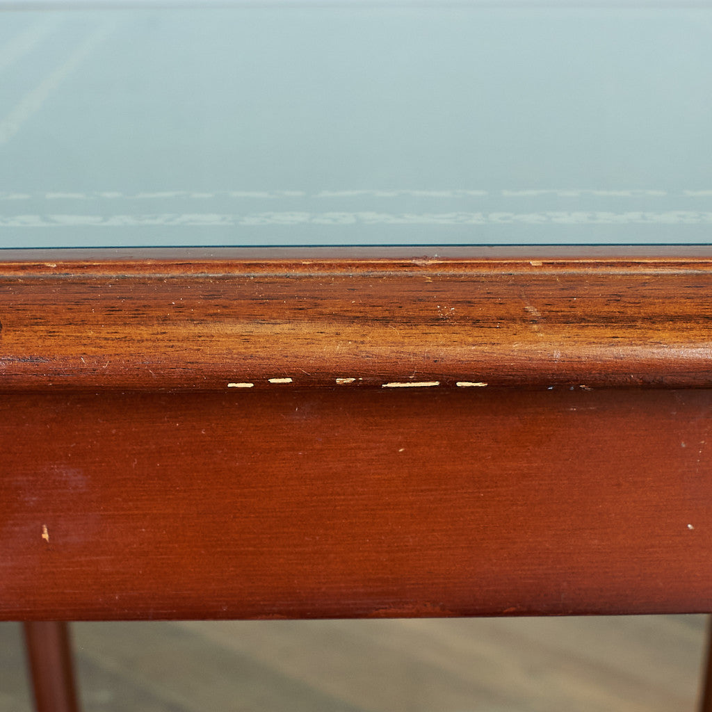 British classic glass top nesting table #78638