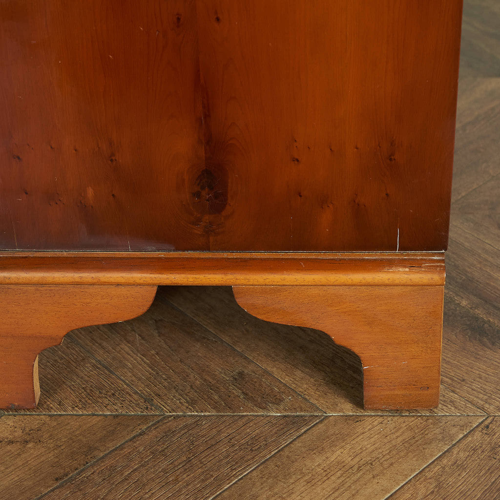 British Classic Side Chest #85390