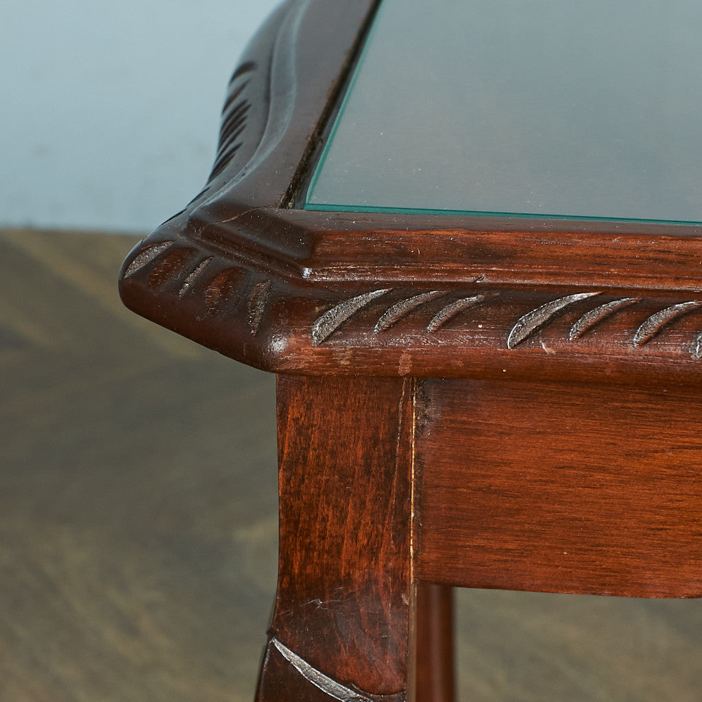 British classic glass top nesting table #78649