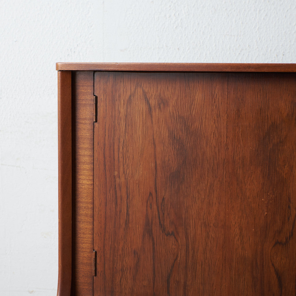 [67366][Jentique] Vintage sideboard