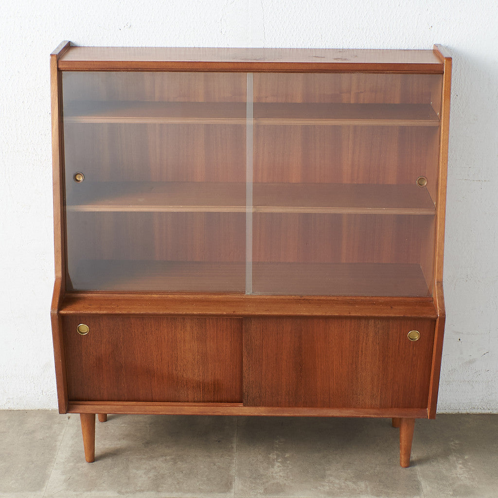 [67619] British vintage glass bookcase