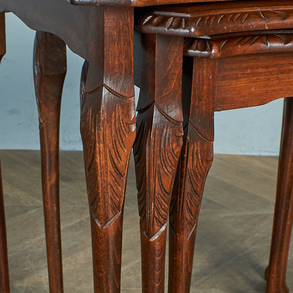British classic glass top nesting table #78649