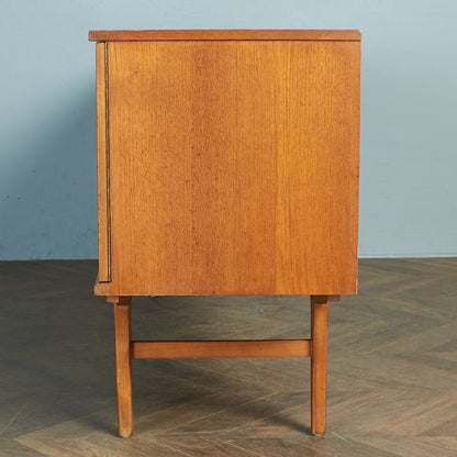 British vintage sideboard / repainted top #79763