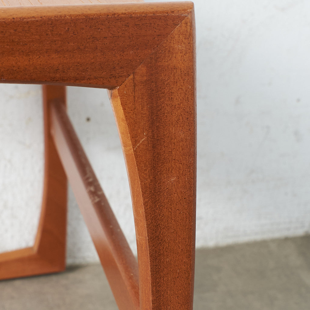 [67326] British vintage nesting table