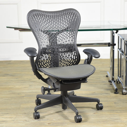 Herman Miller ミラチェア