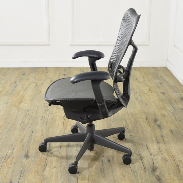 Herman Miller ミラチェア