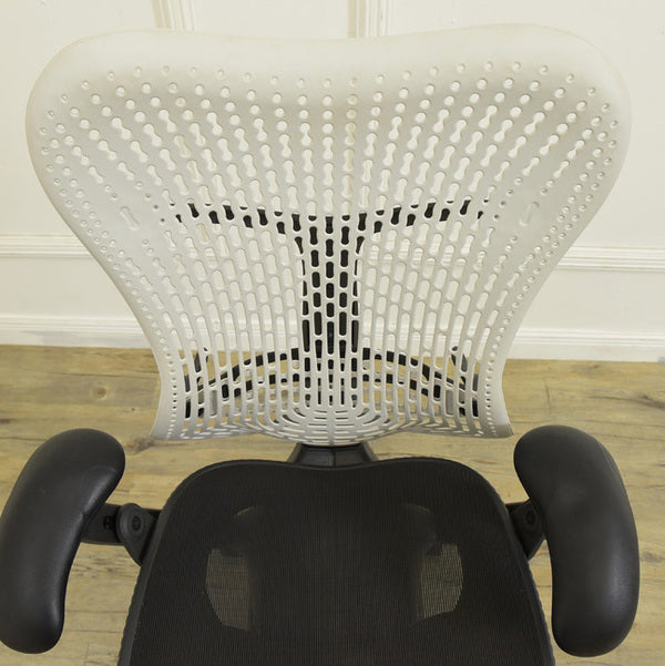 Herman Miller ミラチェア
