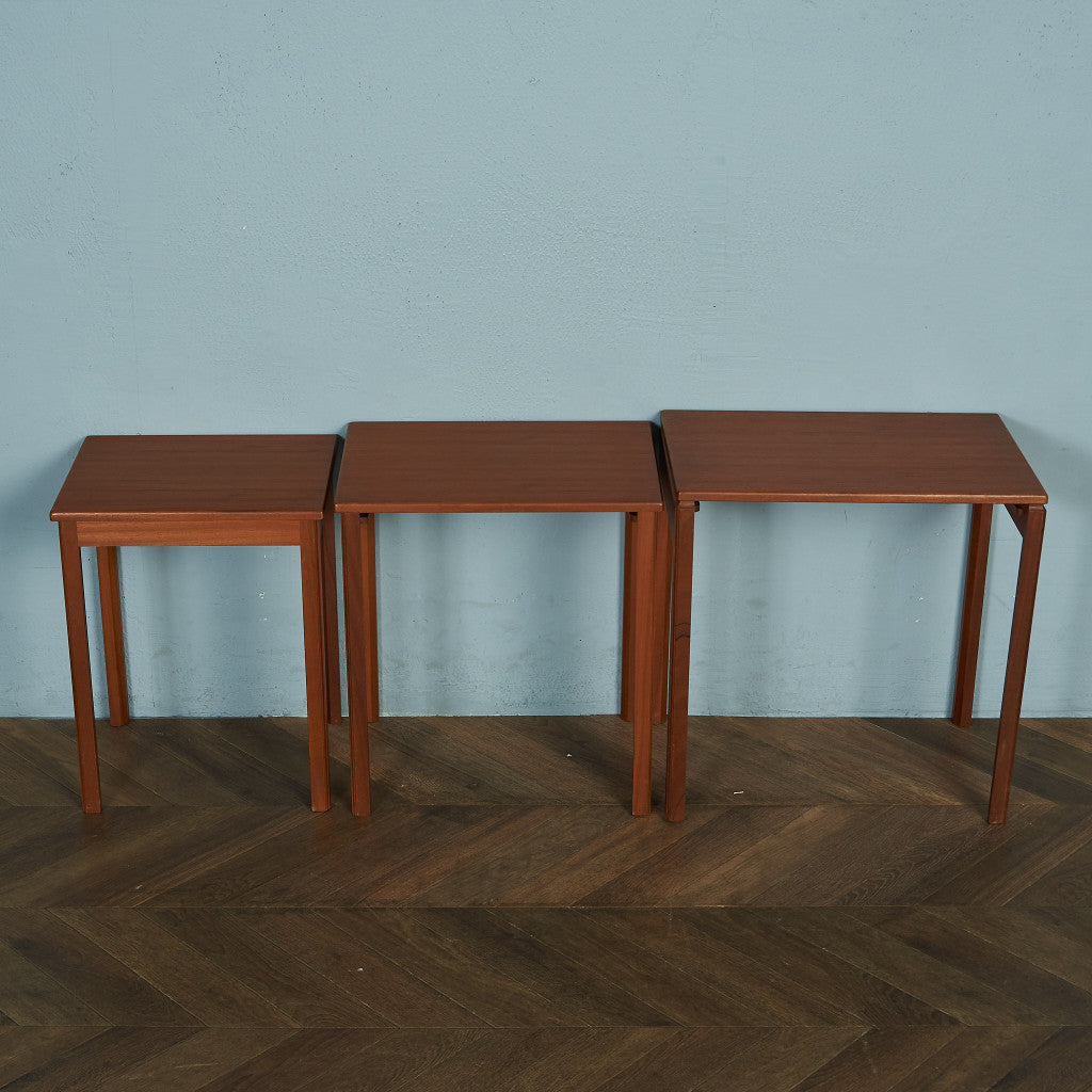 AHMcINTOSH Vintage Nesting Table #81712