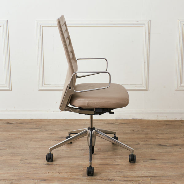 Vitra AC4