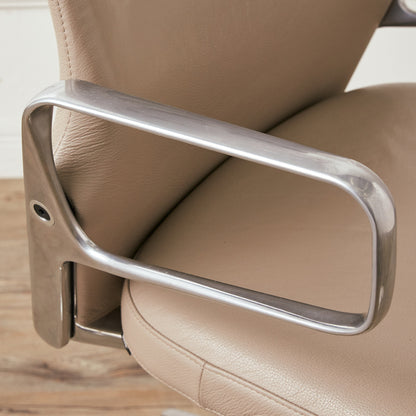 Vitra AC4