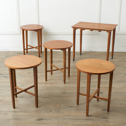 Poul Hundevad  ネストテーブル