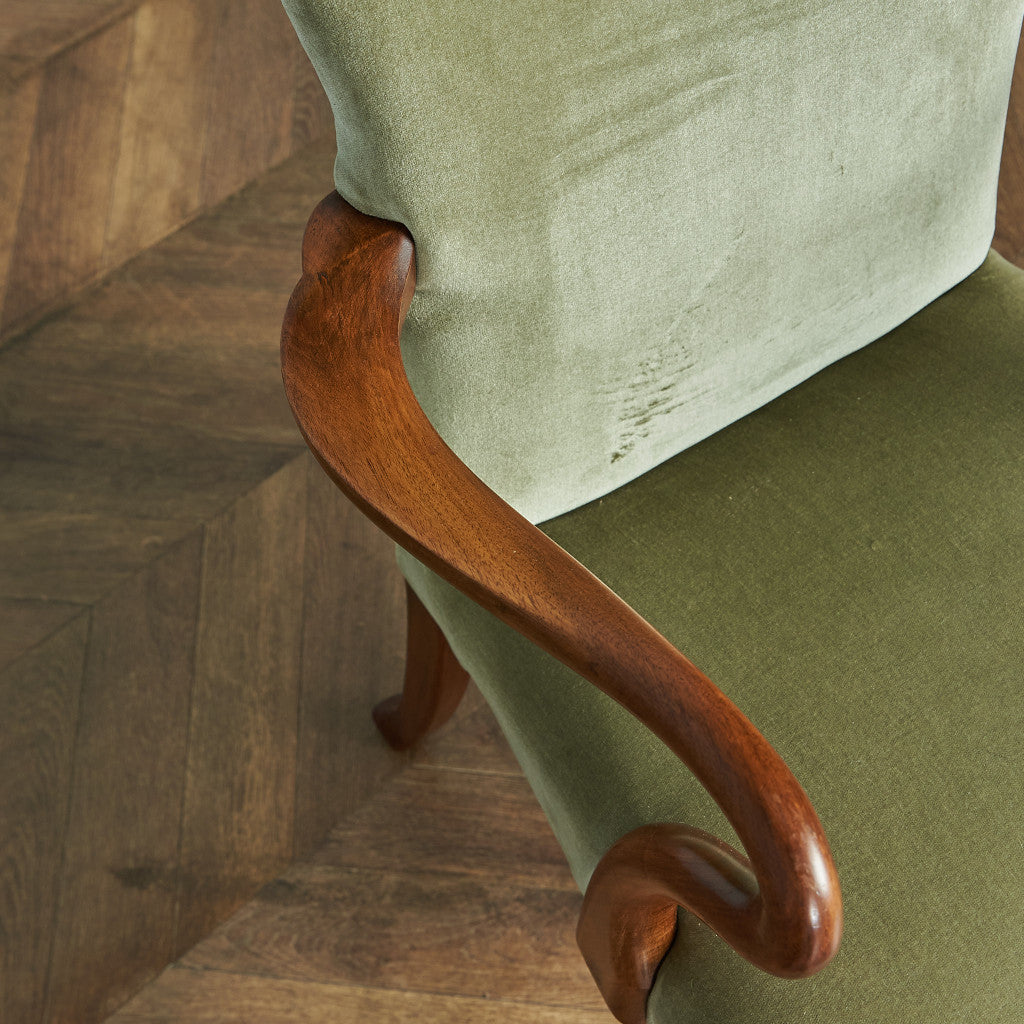 British Classic Armchair #81908