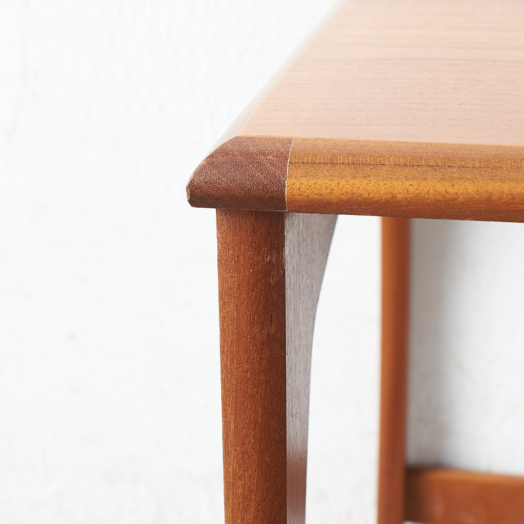 イギリスヴィンテージ ネストテーブル