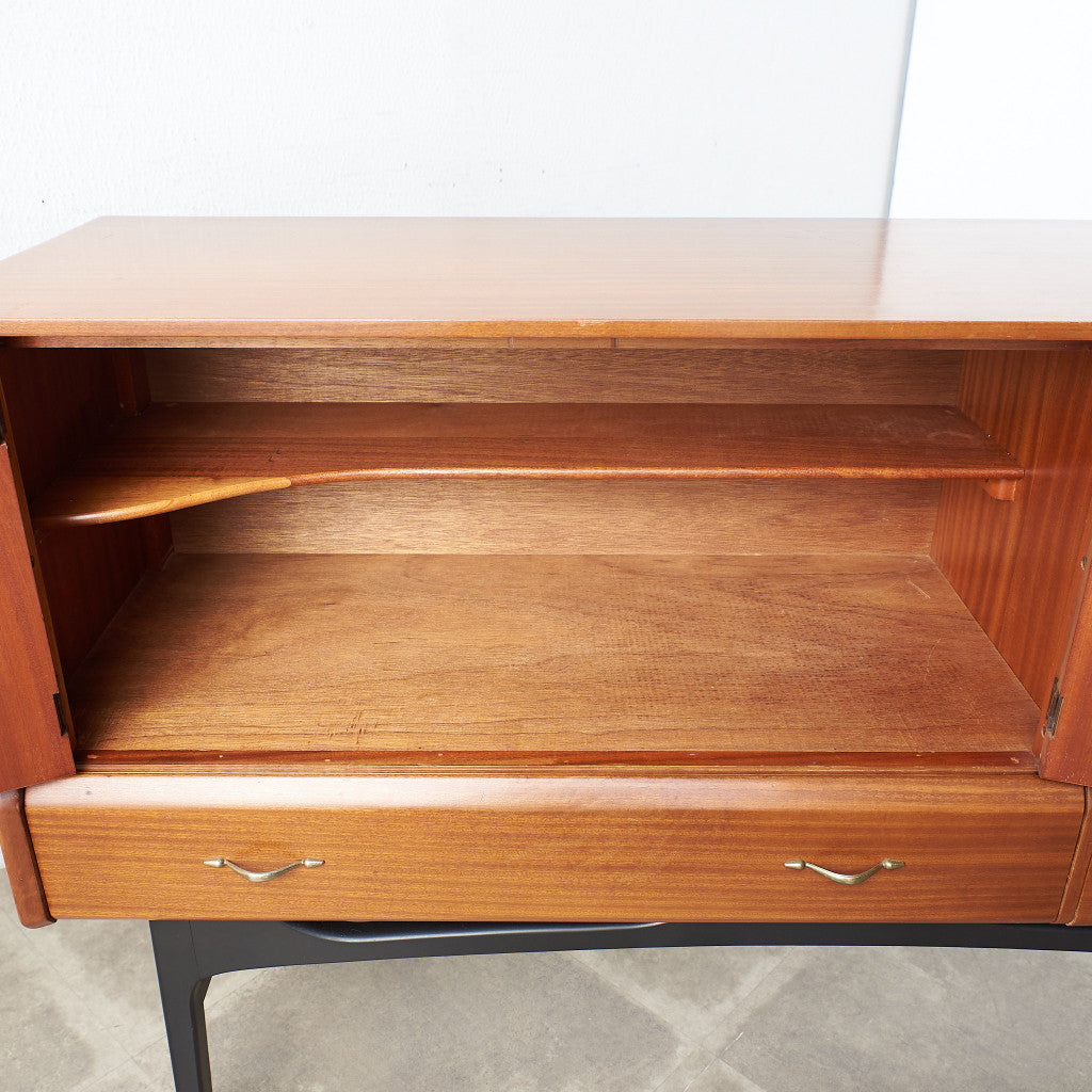 [67366][Jentique] Vintage sideboard