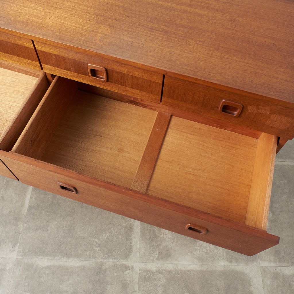 [67345]イギリスヴィンテージ ワイドチェスト