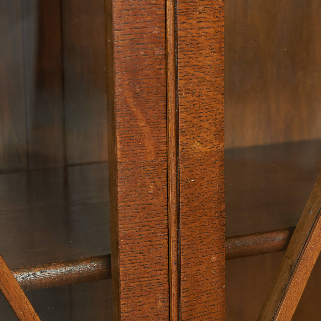 British Classic Curio Case/Display Cabinet #83978