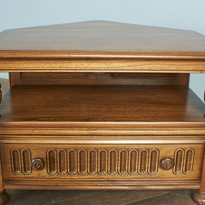 ERCOL Corner AV Board #78215
