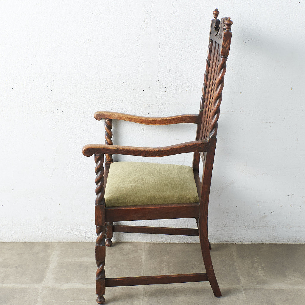 [67207] Antique British Jacobean style armchair