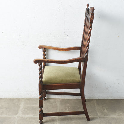 [67207] Antique British Jacobean style armchair